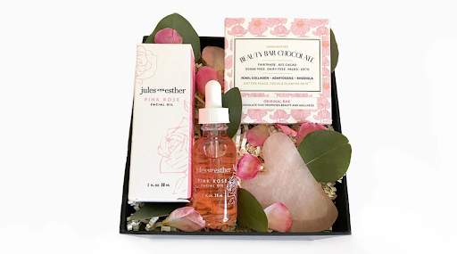 Holiday Gifts for the Beauty Lover in Your Life